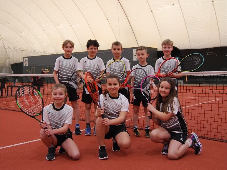 Dunlop Midcourt U10