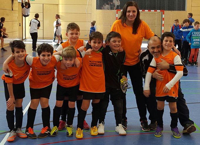 E2-Junioren der DJK Lechhausen sichern sich den Turniersieg beim SC Eurasburg E2-Junioren der DJK Lechhausen sichern sich den Turniersieg beim SC Eurasburg