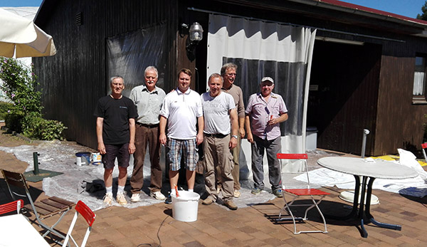 Das Malerteam der Tennisabteilung strich dieses Jahr die gesamte Aussenfassade unseres Vereinsheimes! Das Malerteam der Tennisabteilung strich dieses Jahr die gesamte Aussenfassade unseres Vereinsheimes!