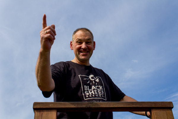 Dieter auf dem Podest im Schlossgarten