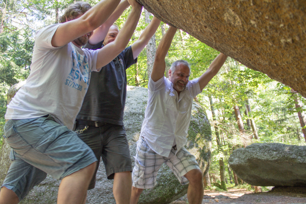 Zu dritt bezwangen wir den Wackelstein
